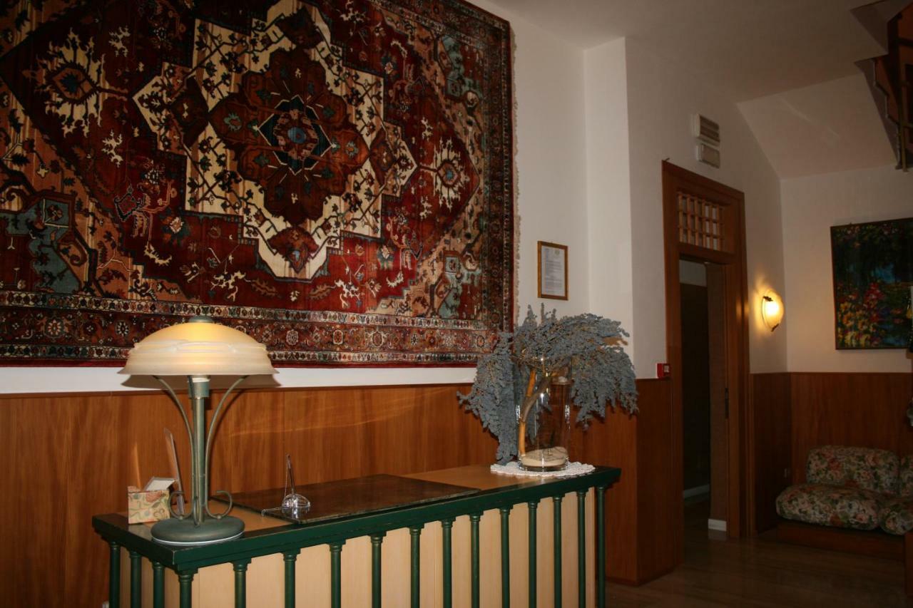 Albergo Nardini Lentate sul Seveso Bagian luar foto