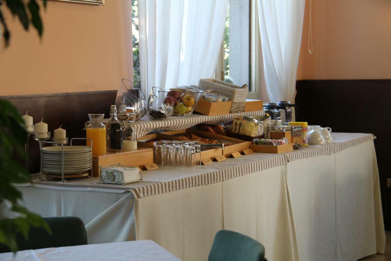 Albergo Nardini Lentate sul Seveso Bagian luar foto