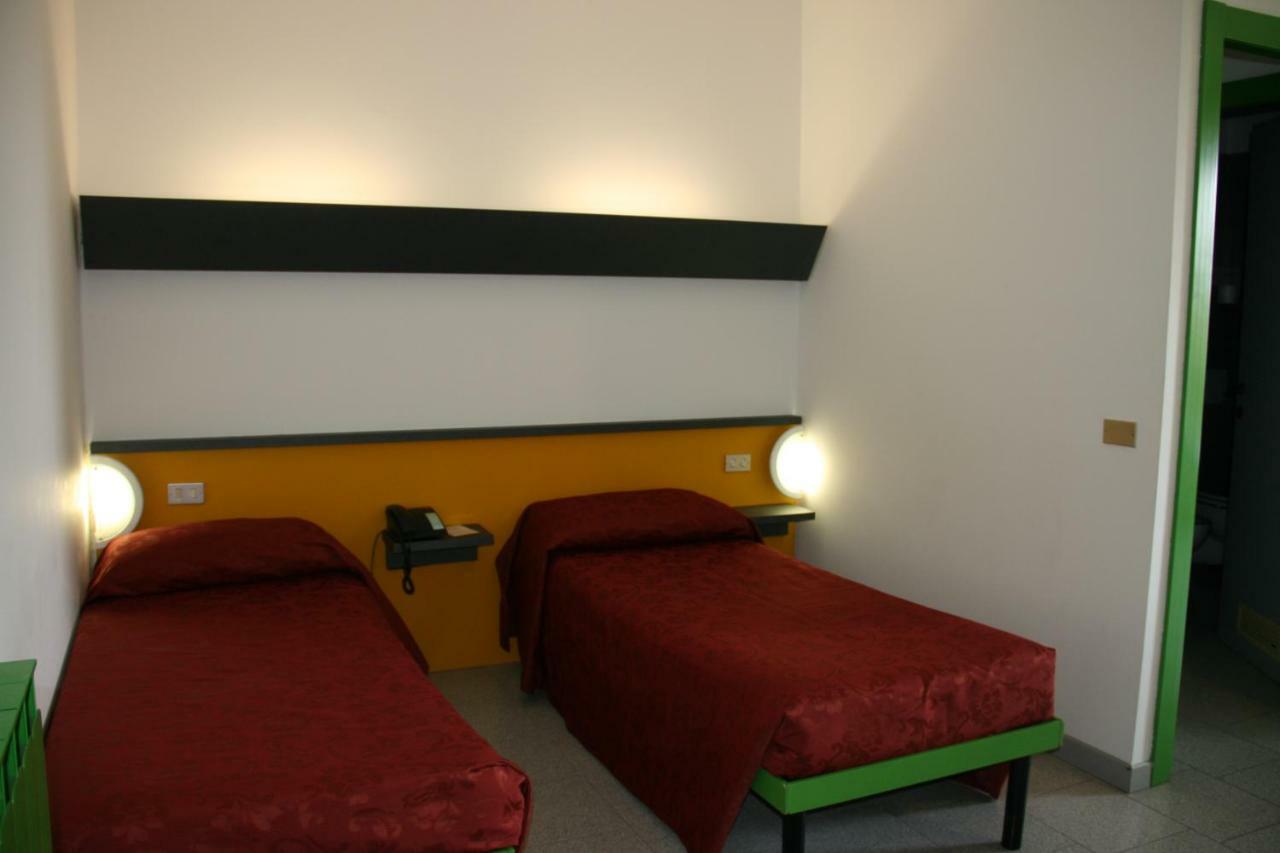 Albergo Nardini Lentate sul Seveso Bagian luar foto