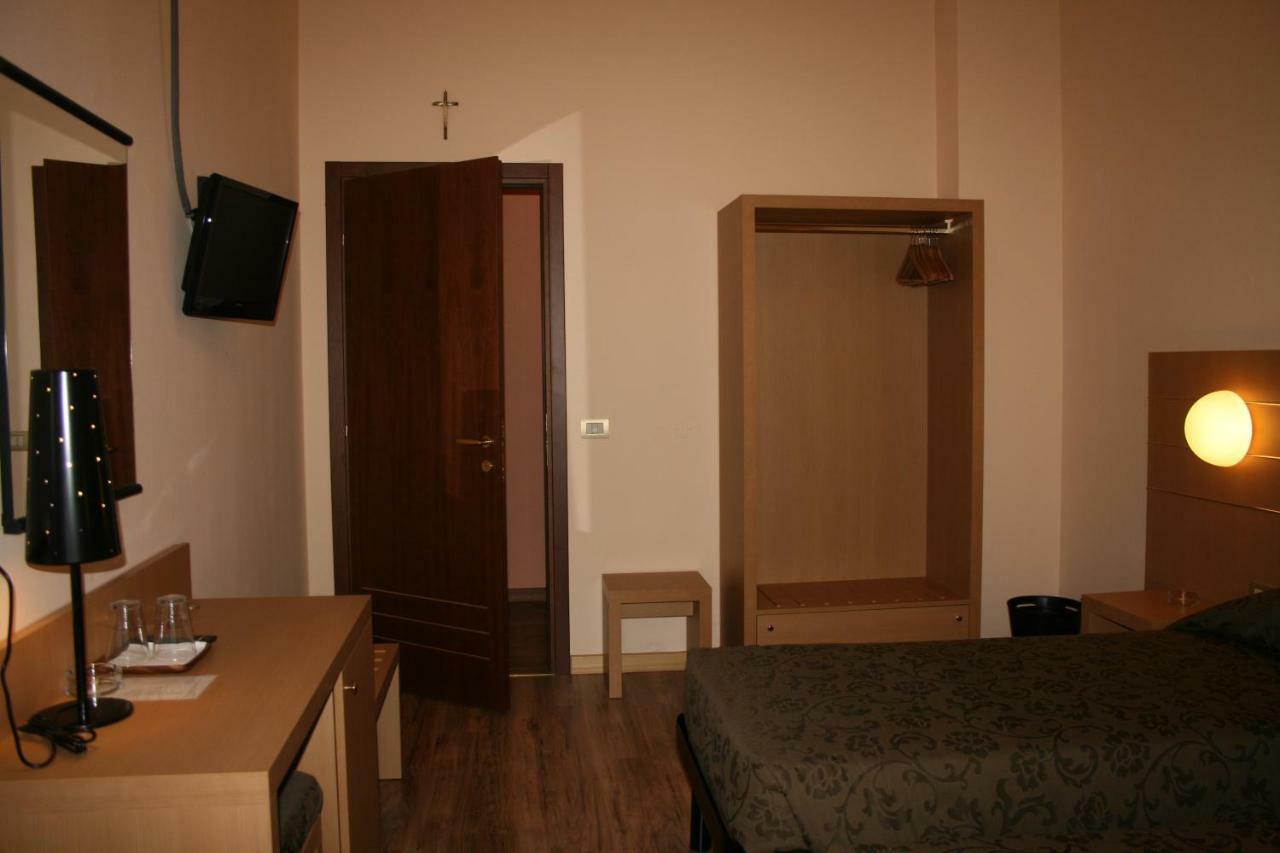 Albergo Nardini Lentate sul Seveso Bagian luar foto